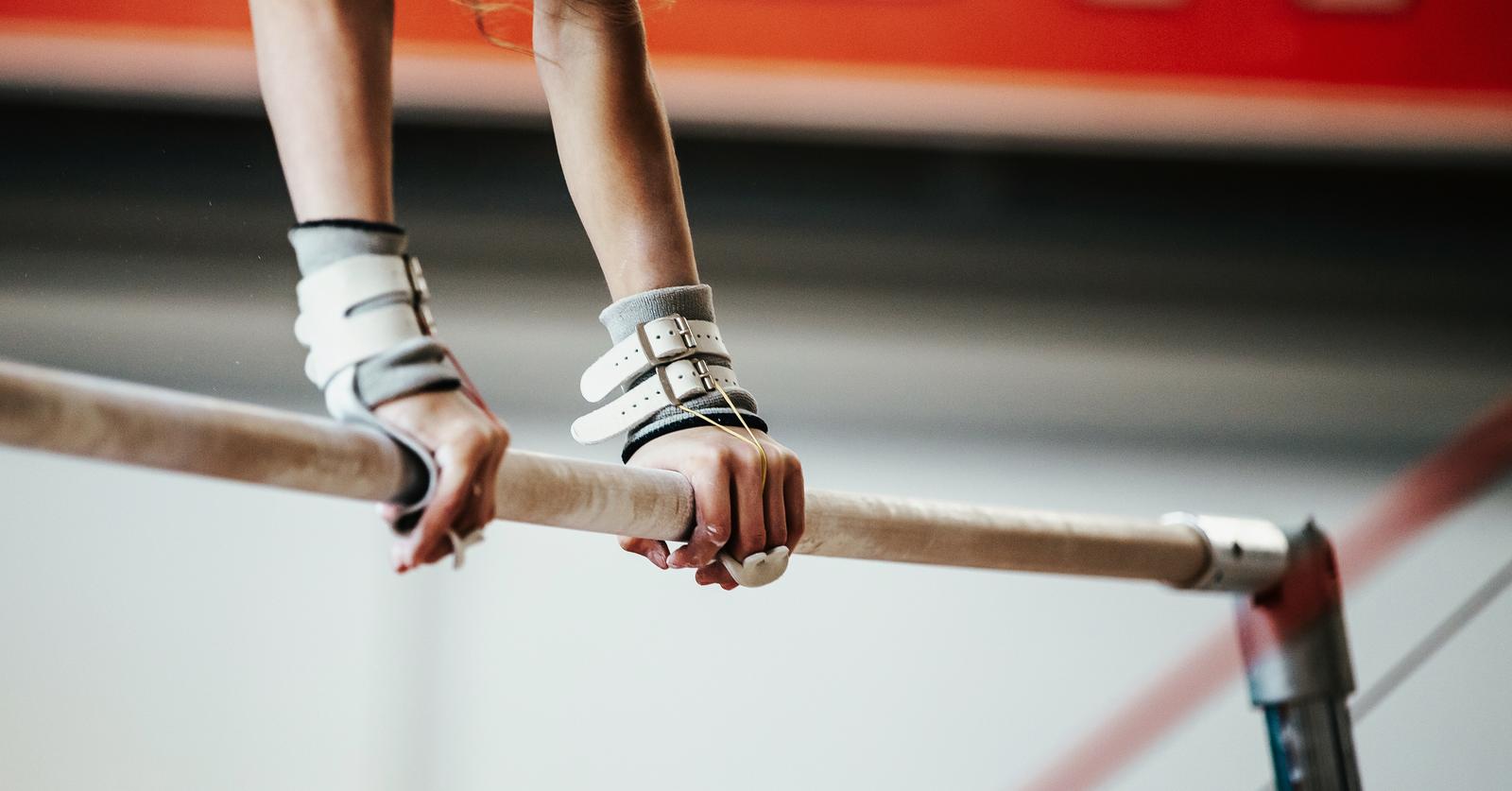 what-do-gymnasts-spray-on-the-uneven-bars-trachten-burg