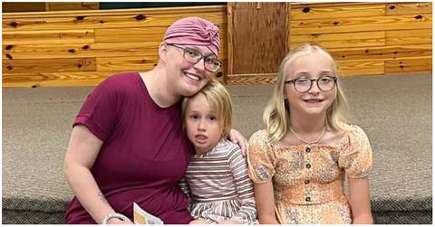 (l-r): Anna "Chickadee" Cardwell with her daughters, Kylee and Kaitlyn