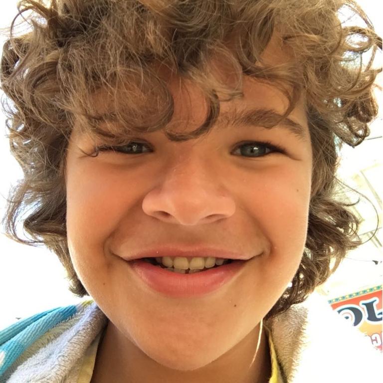 Why Is Dustin Missing His Front Teeth In Season 3 Of Stranger Things 1859