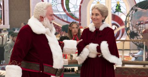 (L-R) Mr. Claus (Tim Allen) and Mrs. Claus (Elizabeth Mitchell)