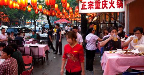chinese restaurant waitress