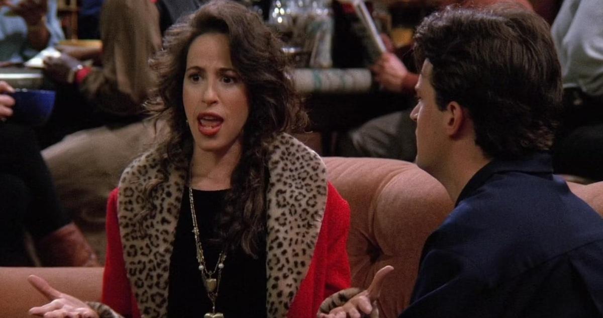 Maggie Wheeler as Janice and Matthew Perry as Chandler in 'Friends'