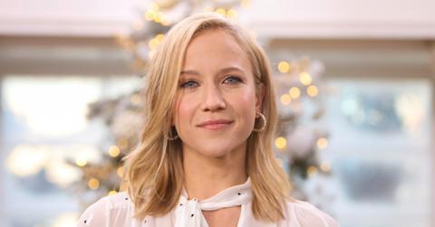 can jessy schram sing