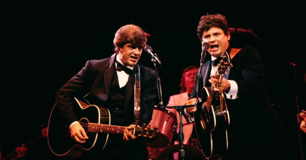 Why Did The Everly Brothers Fall Out Details On The Group Disbanding