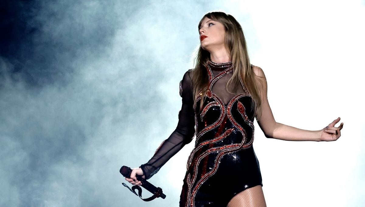 Taylor Swift Era's Tour Friendship Bracelets: Why Fans Are Trading