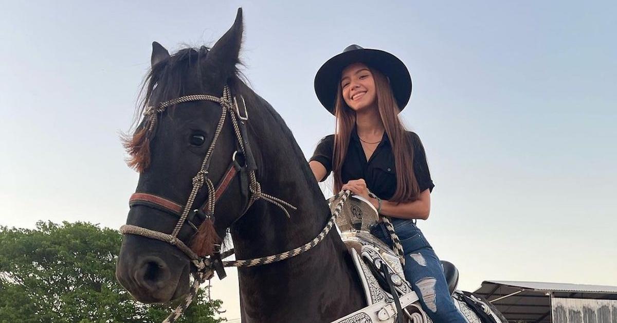 María Fernanda Robles on a horse