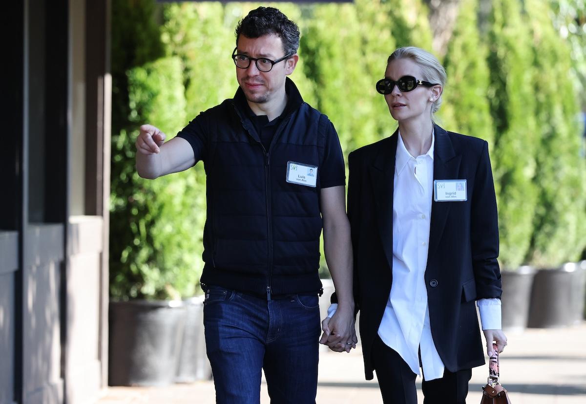 Luis von Ahn walking and holding hands with his wife, Ingrid