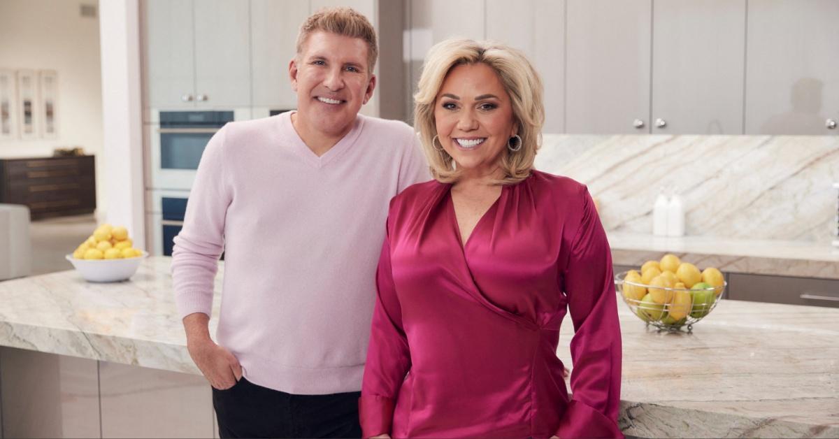 Todd & Julie Chrisley pose for a Nutrisystem photoshoot.