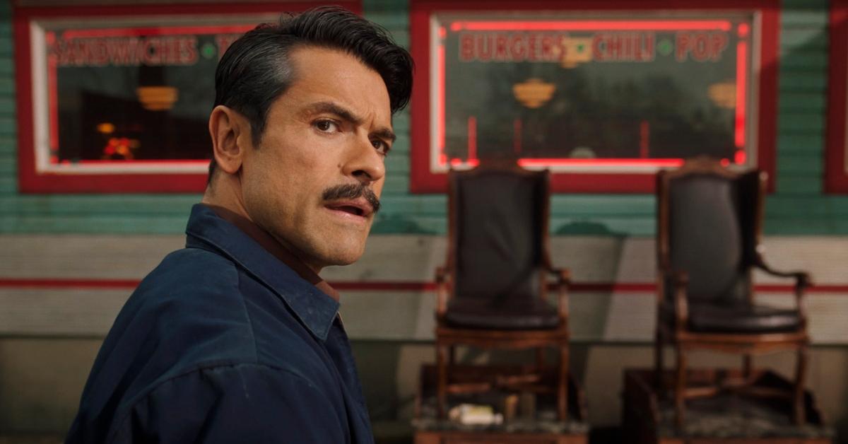 Mark Consuelos as Hiram Lodge in "Chapter Eighty-Eight: Citizen Lodge"