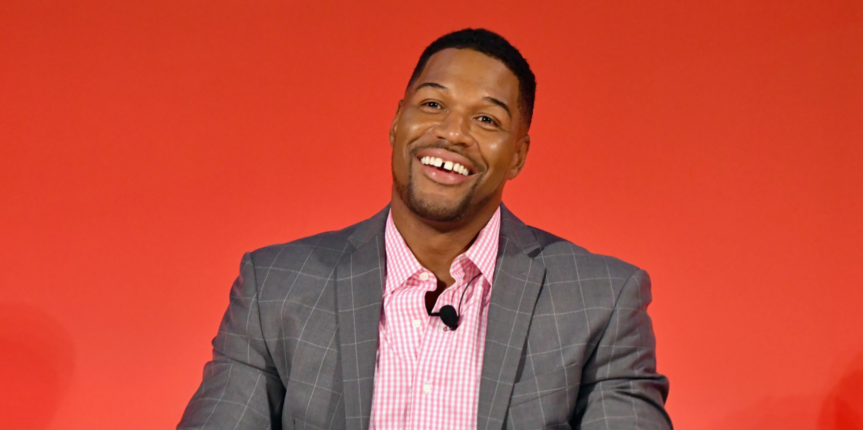 Michael Strahan says jersey being auctioned is fake: report